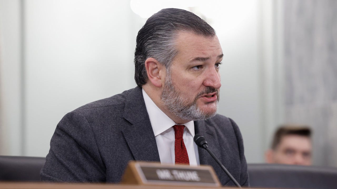 senator-ted-cruz-senate-commerce-committee-hearing.jpg