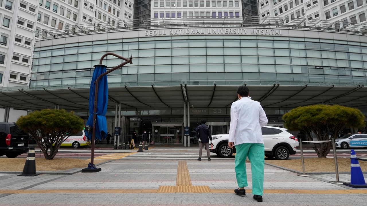 south-korea-doctors.jpg