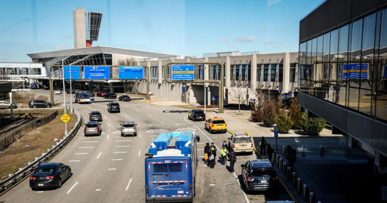 240319-philadelphia-international-airport-ew-702p-05c6ca.jpg