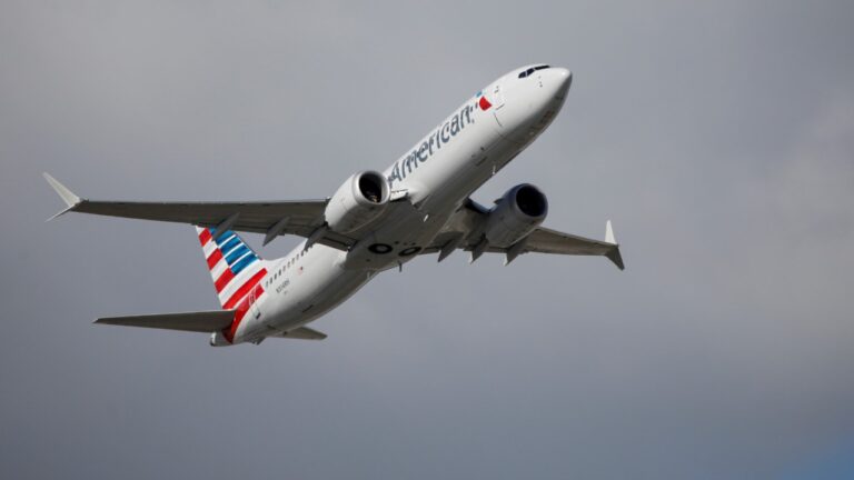 American-Airlines-Boeing-737.jpg