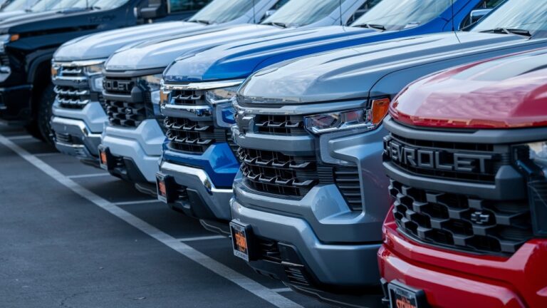 Chevrolet-Silverado-Dealership.jpg