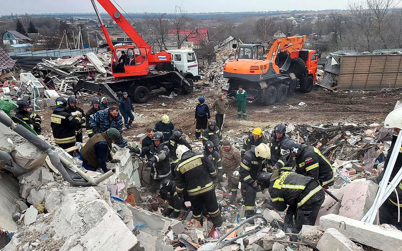 Emergency-Workers-Russia.jpg