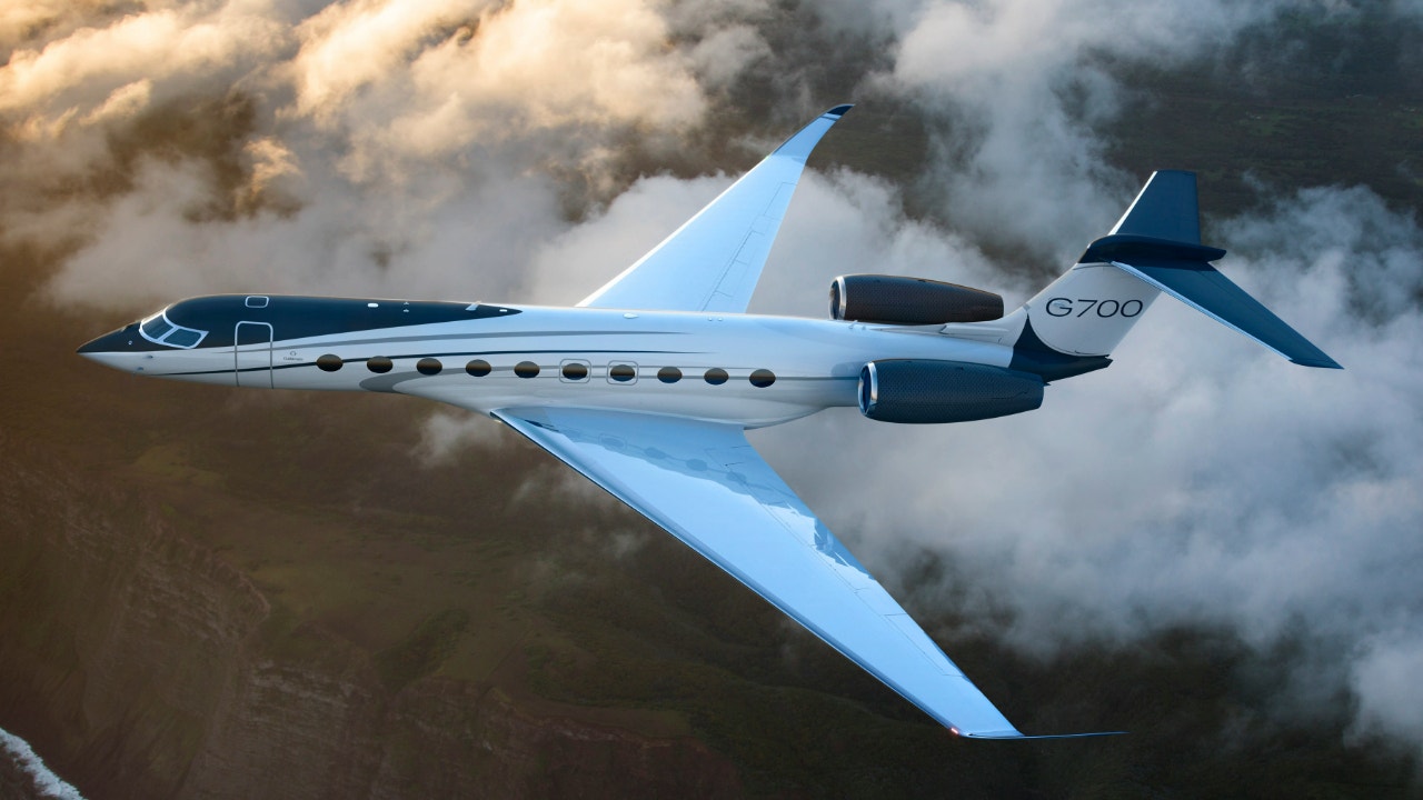 Gulfstream-G700-1.jpg