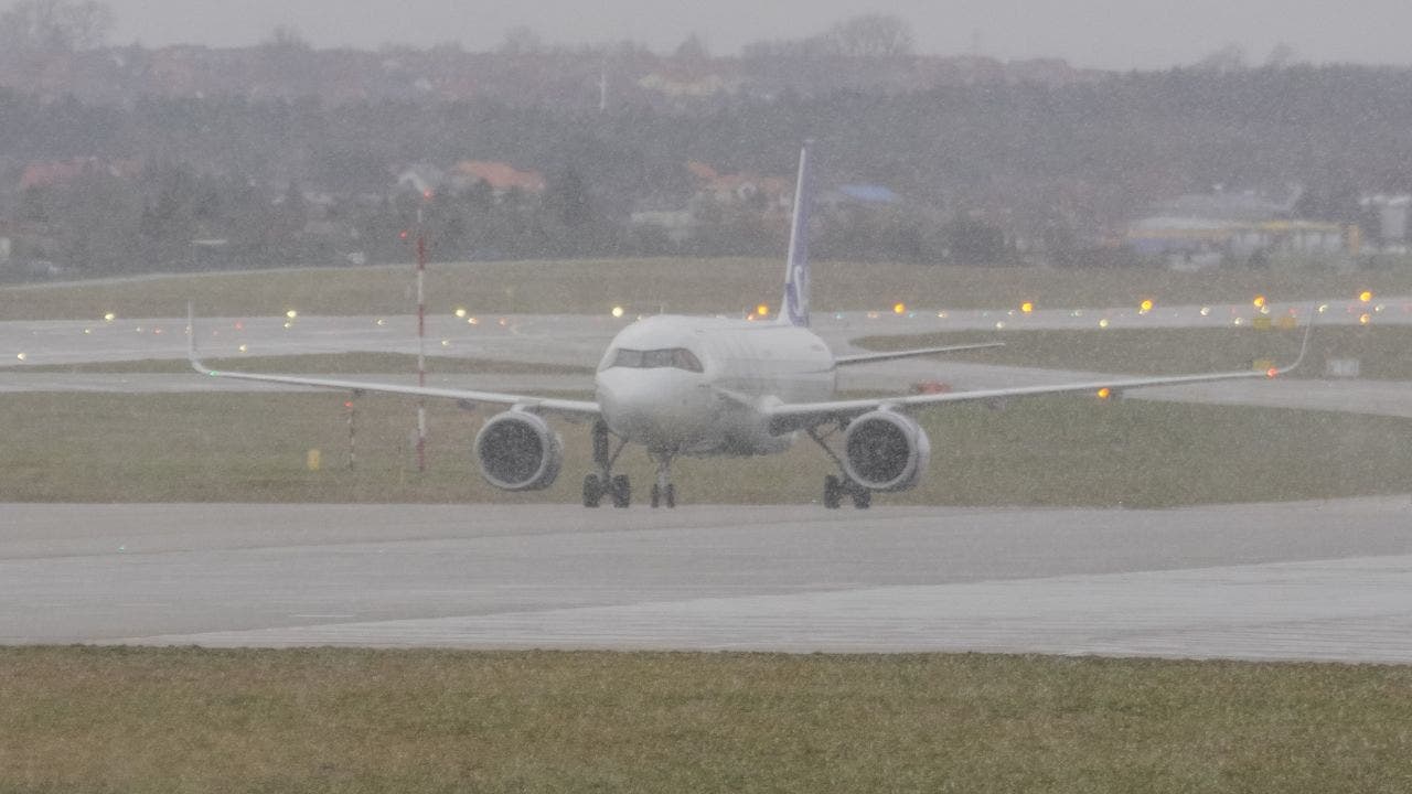 Plane-gdansk.jpg