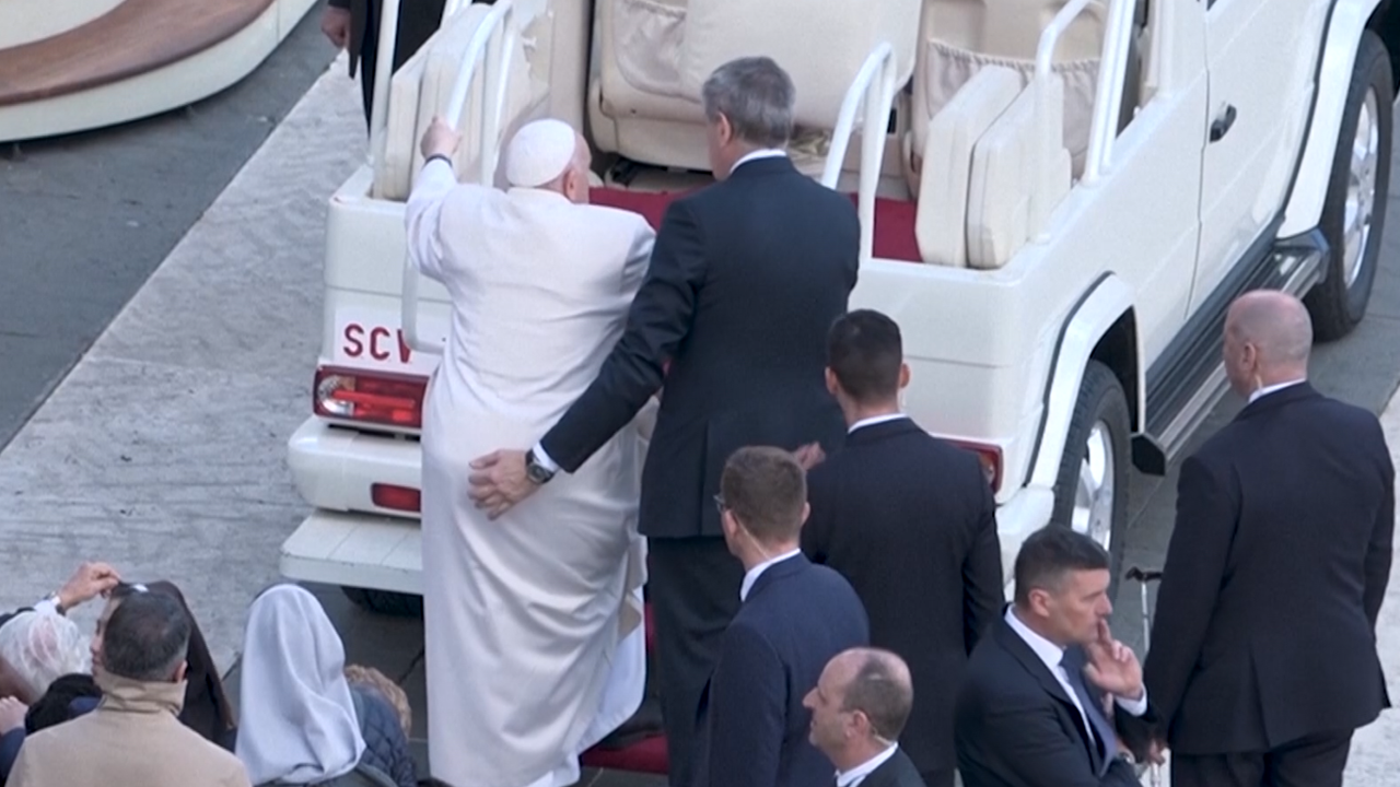 Pope-Francis-Popemobile-1.png