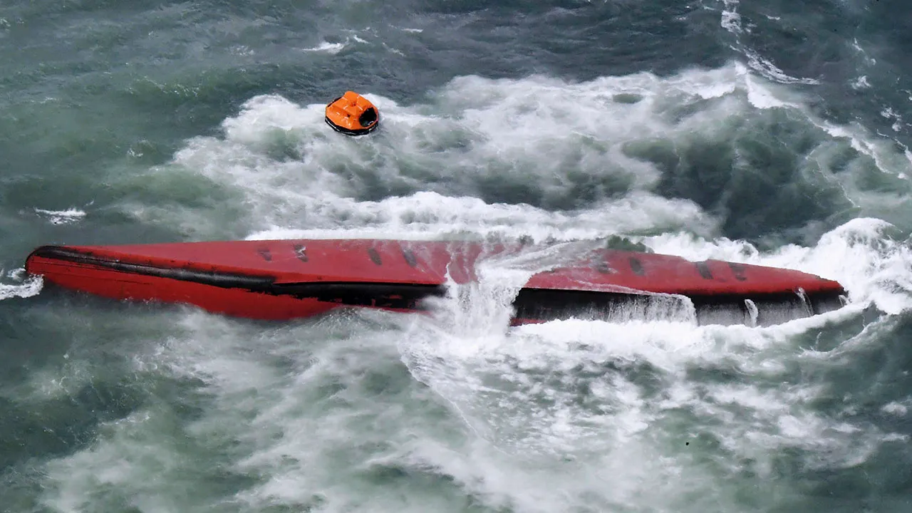 South-Korea-tanker-capsized.jpg