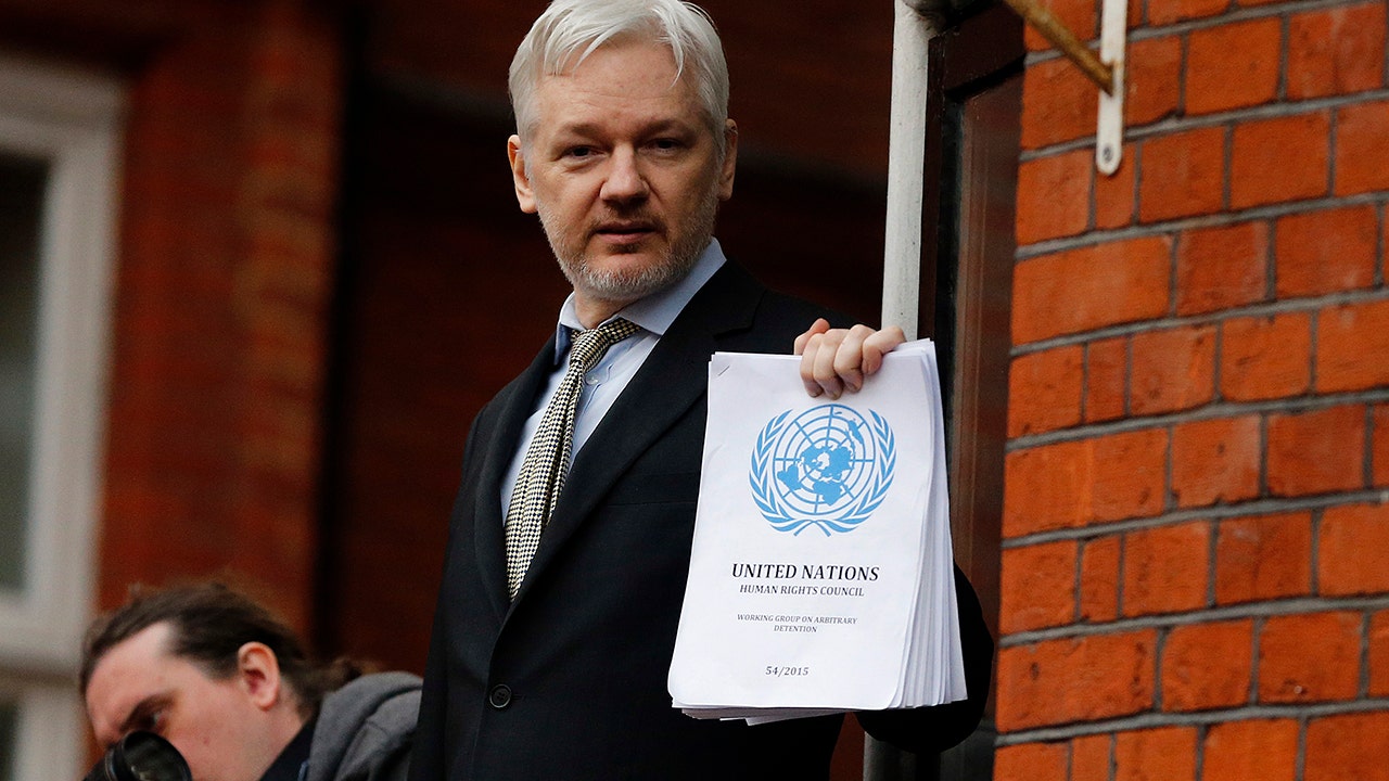 UK-Assange.jpg