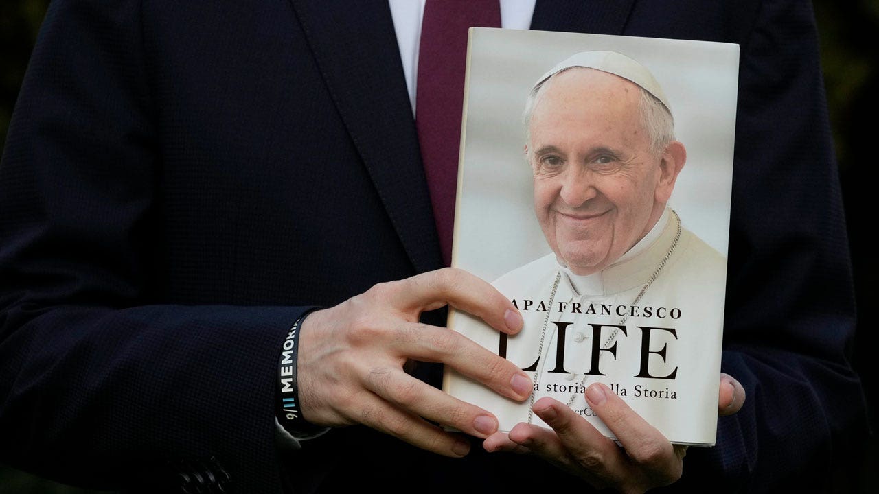 Vatican-Pope-Memoir.jpg