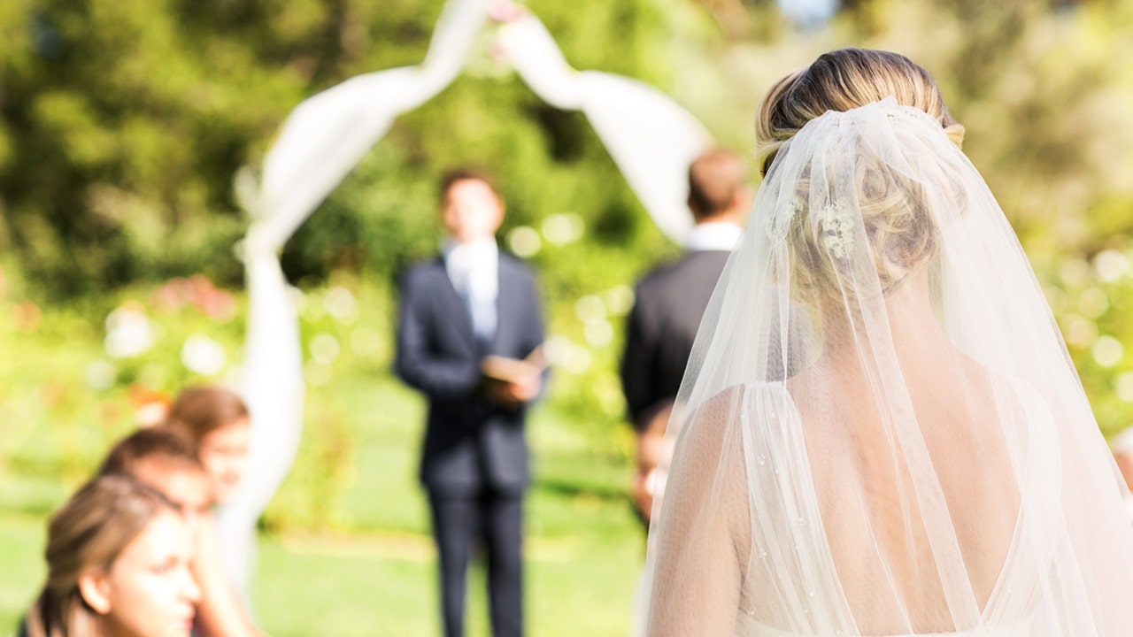 bride-aisle-iStock.jpg