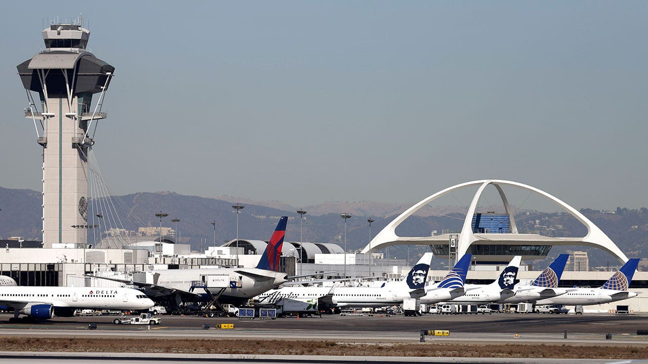 united-airlines-lax.jpg