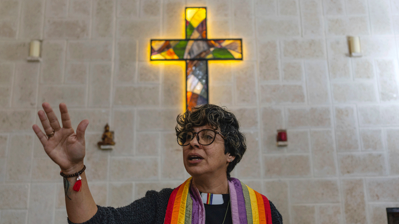 Cuba-LGBTQ-Church.gif