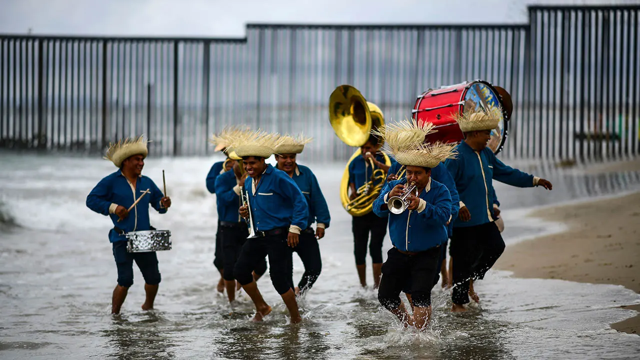 band-on-beaches-in-Mexico.jpg