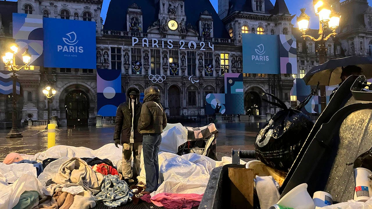 migrants-in-paris.jpg