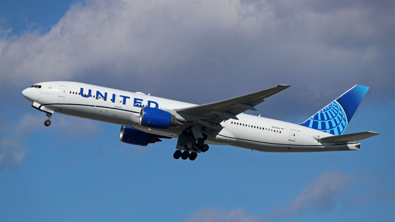 unitedboeing777.png