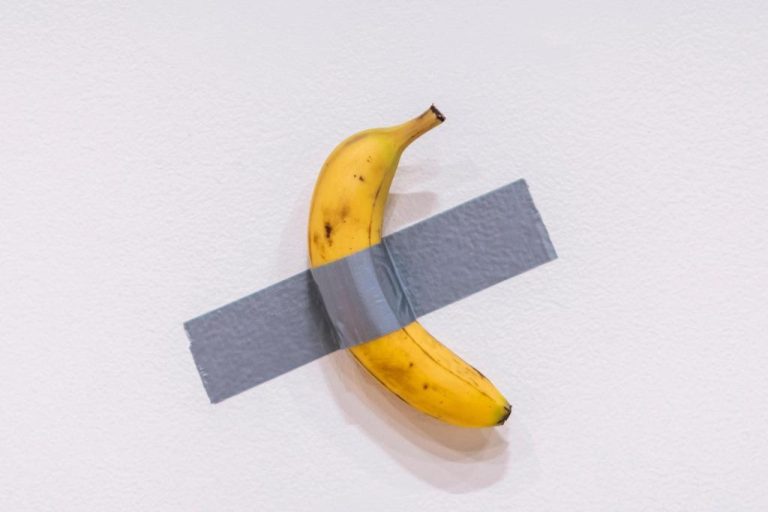 Banana_Art_Auction_35313_b003d4.jpg