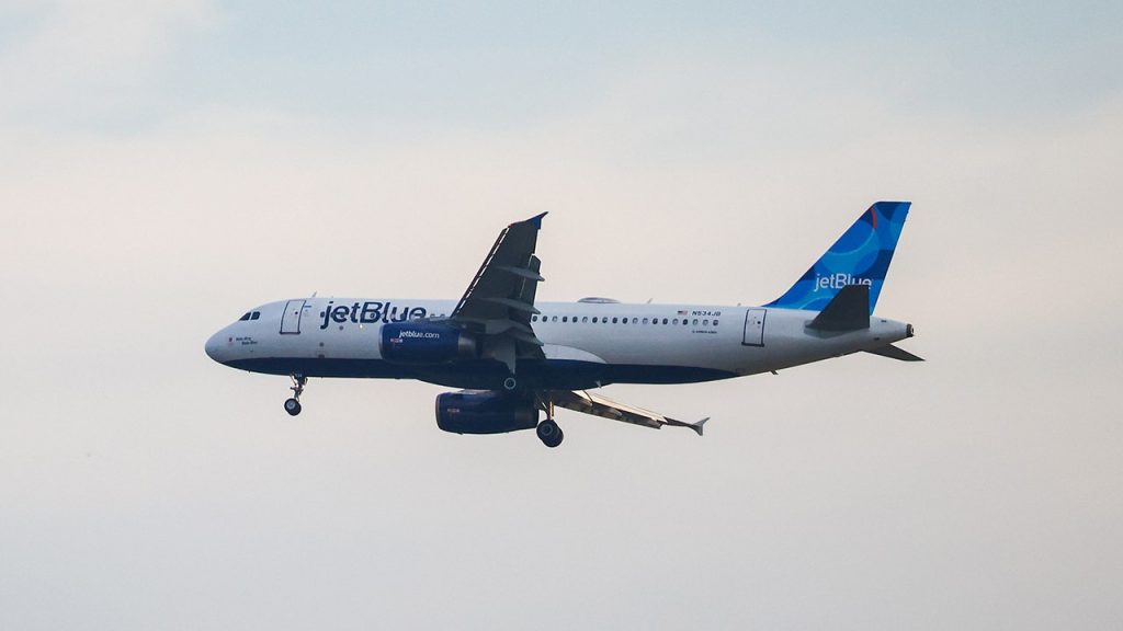 JetBlue-airplane-1.jpg