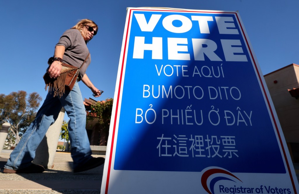 SUT-L-Elex-Encinitas-Vote11.jpg