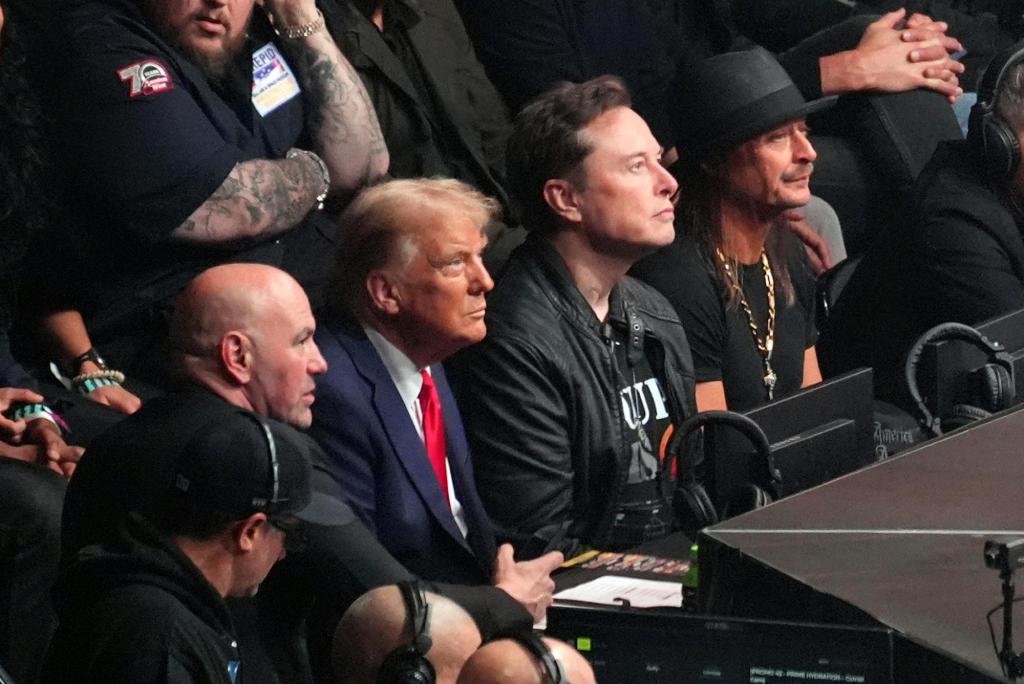 Trump_UFC309_Mixed_Martial_Arts_83309_de9ed4.jpg