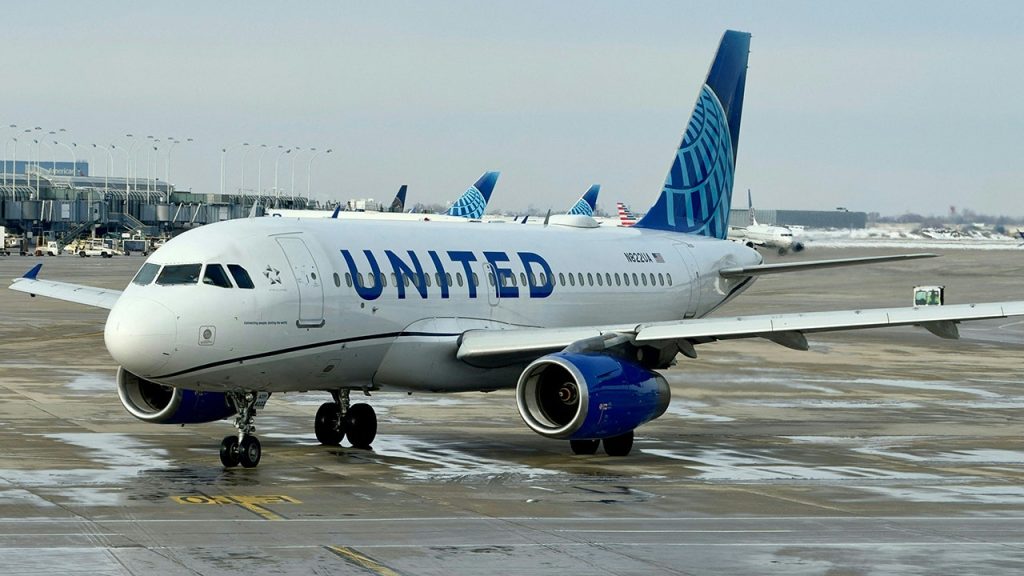 United-Airlines-Chicago.jpg