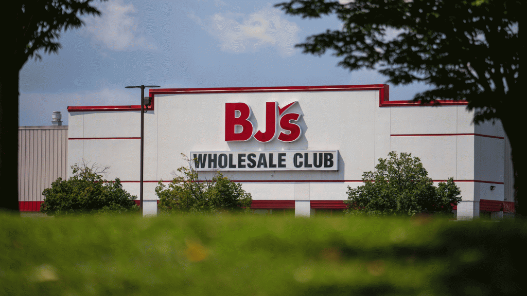 bjs-club-location-scaled.gif