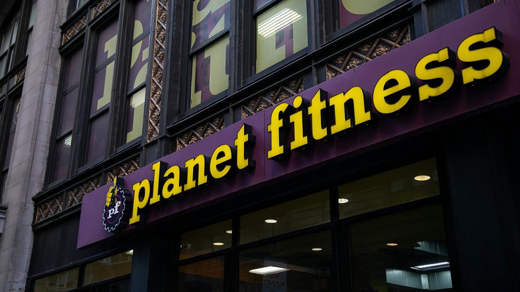 planet-fitness-sign.jpg