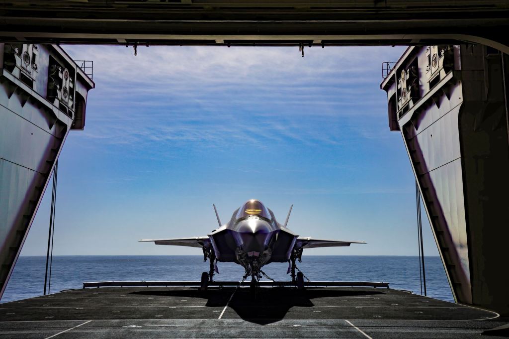 sut-l-f35-japan-ship-02.jpg