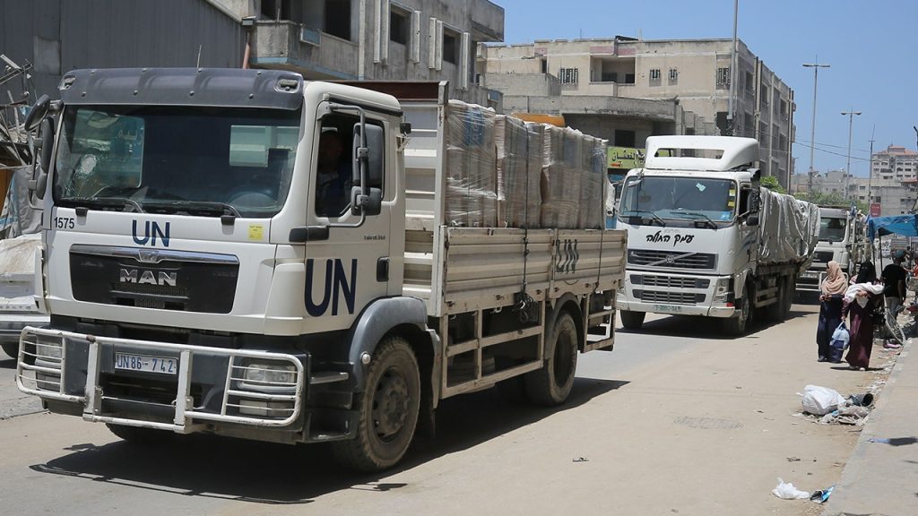 un-trucks-gaza.jpg