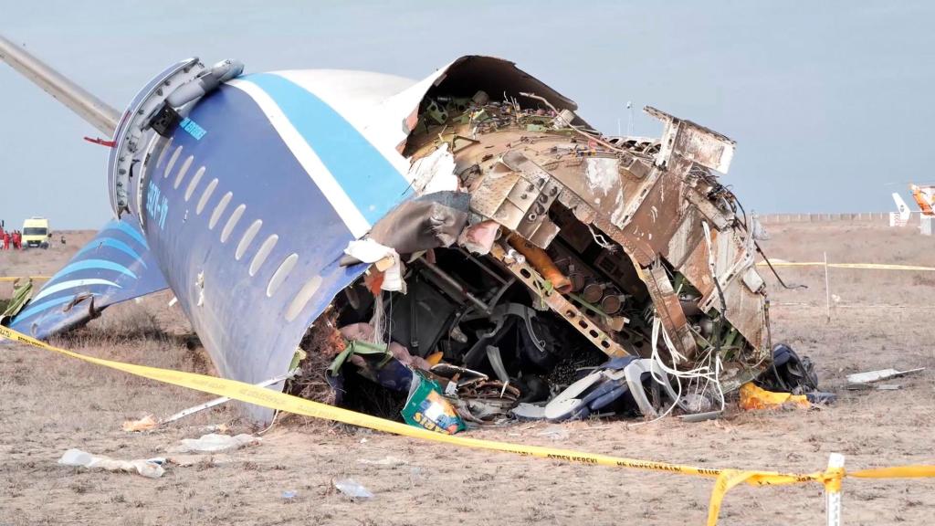 Kazakhstan_Azerbaijan_Airliner_Crash_87622_9be96a.jpg