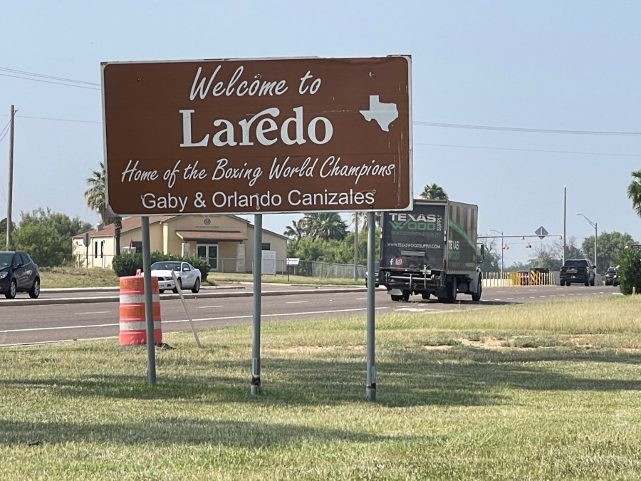 Laredo-Welcome-Sign-061323.jpg