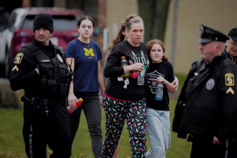 School_Shooting_Wisconsin_30933_c1d2d0-1.jpg