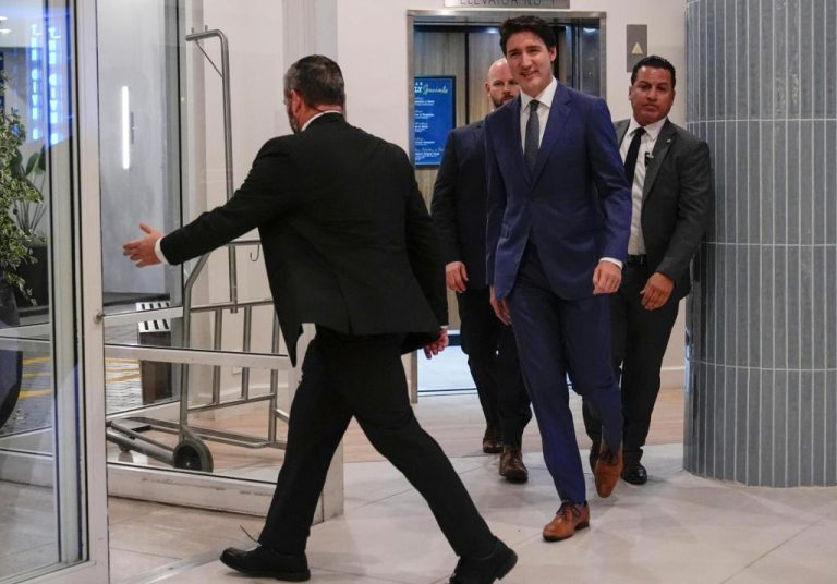 Trump_Trudeau_85035.jpg