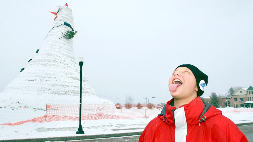 bethel-maine-snow-woman.jpg