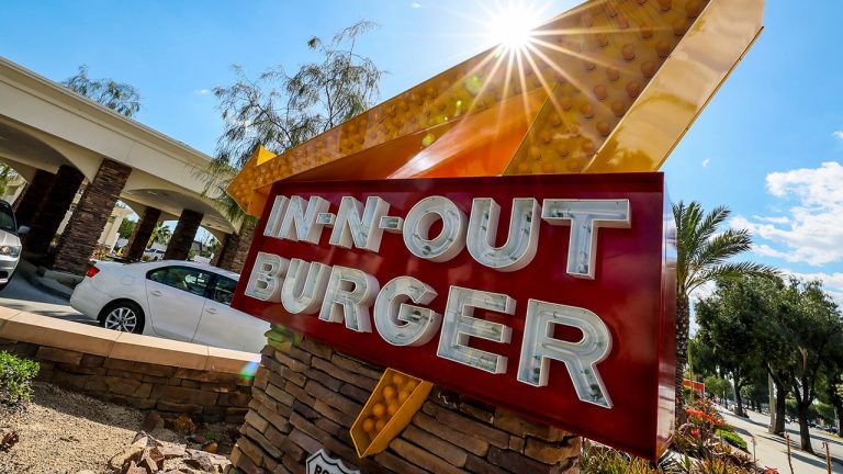 in-n-out-burger-sign.jpg