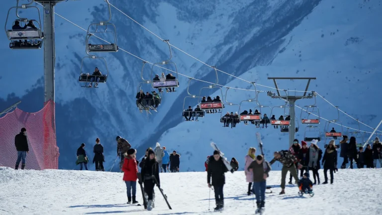 indian-ski-resort-gudauri.jpg