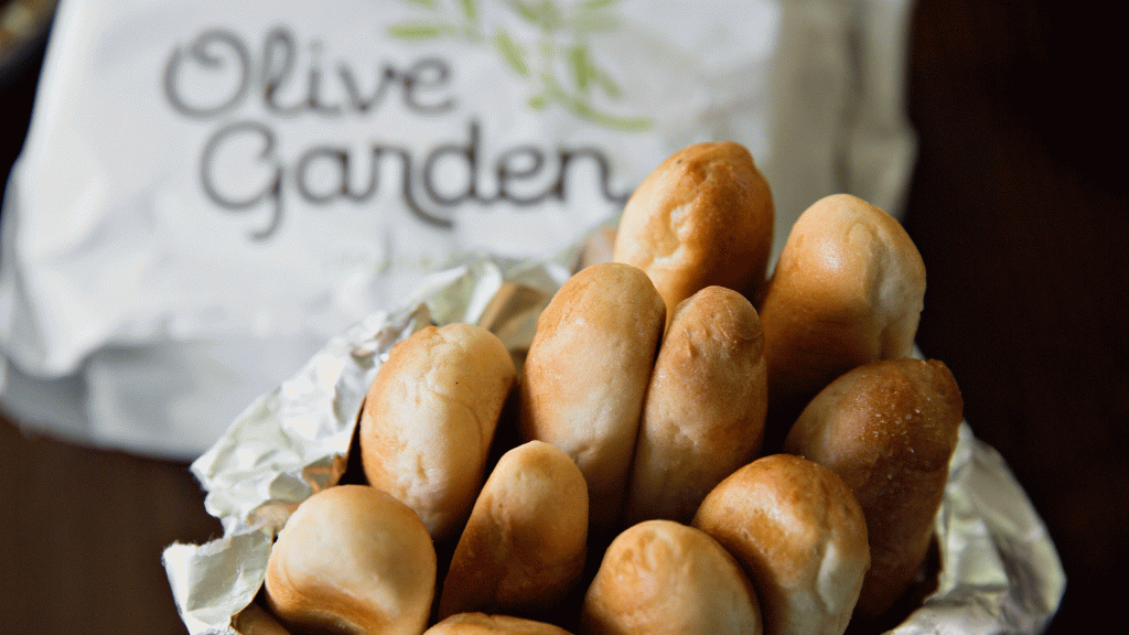 olive-garden-breadsticks-scaled.gif