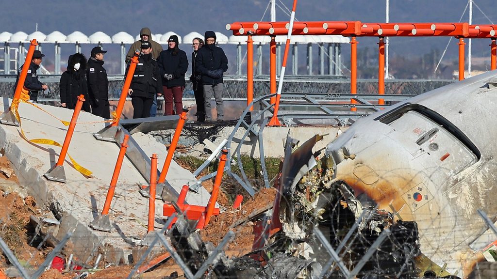 south-korea-plane-crash-investigators.jpg