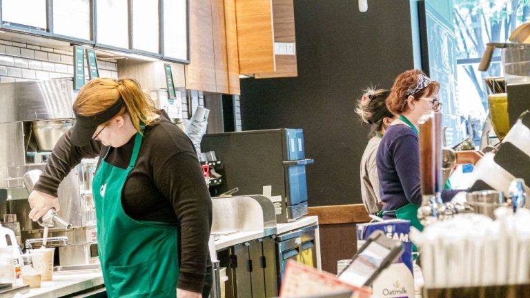 starbucks-baristas.jpg