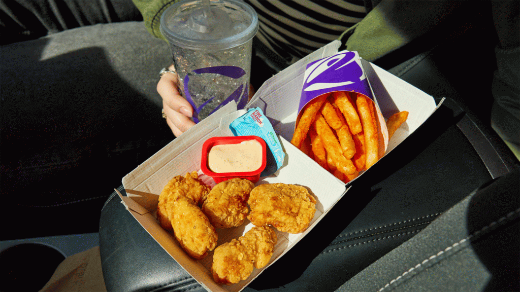 taco-bell-nuggets-combo.gif