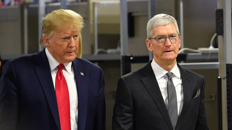 tim-cook-with-trump.jpg