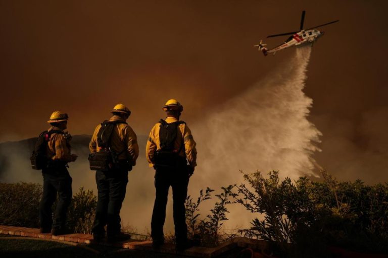 California_Wildfires_Trump_Water_78053.jpg