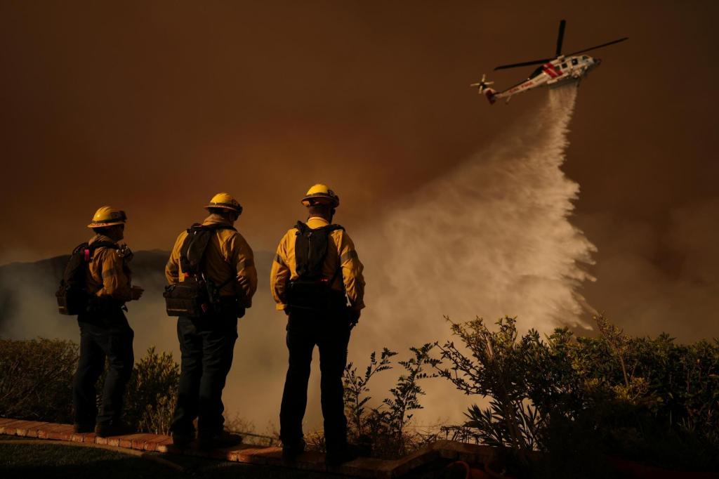 California_Wildfires_Trump_Water_78053.jpg