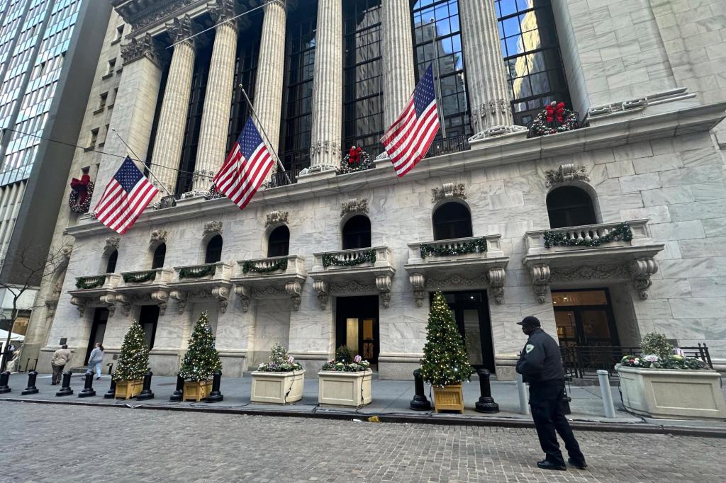 Financial_Markets_Wall_Street_27111_72f9c2.jpg