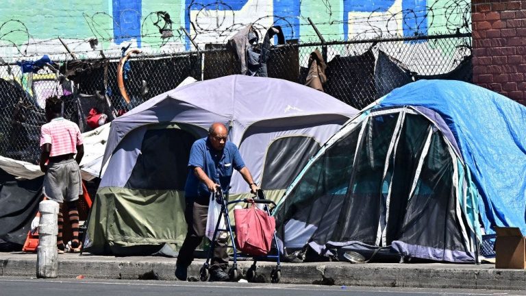 LA-Homeless-Street-GettyImages-1603197074.jpg