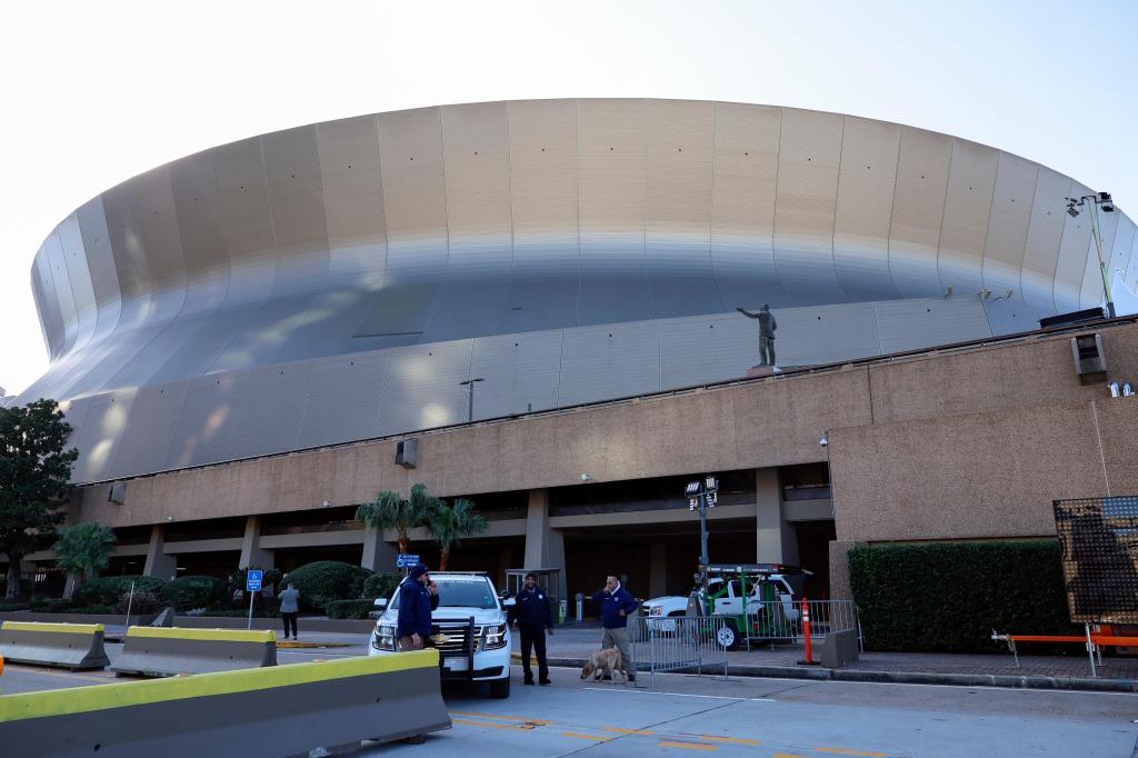 New_Orleans_Car_Into_Crowd_77856_acc93b-1.jpg