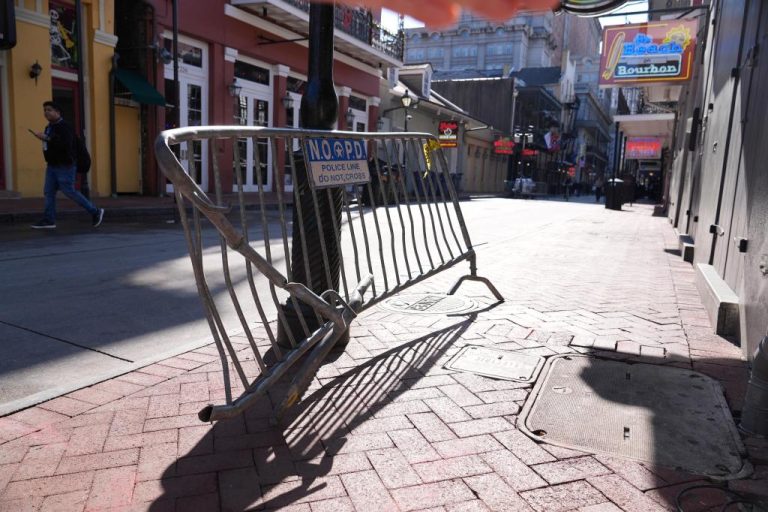 New_Orleans_Car_into_Crowd_Bollards_22915_edcca5.jpg