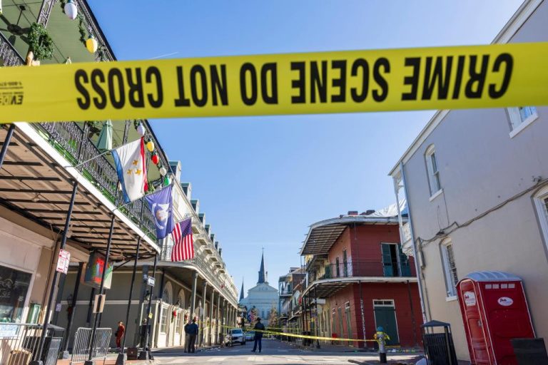 New_Orleans_Car_into_Crowd_Bollards_33602.jpg