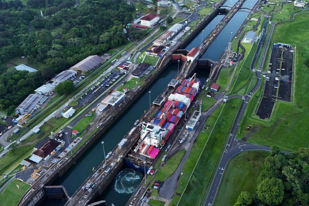 Panama_US_Canal_43867.jpg