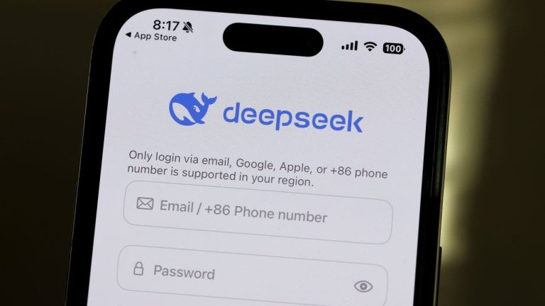 deepseek-ai-assistant-app.jpg