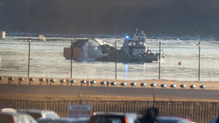 plane-crash-dc-reagan-airport-dca_12.jpg