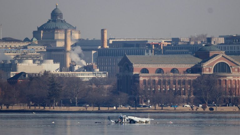 plane-crash-dc-reagan-airport-dca_20.jpg